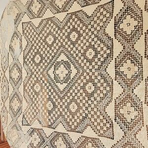 Vintage Lace Square Table Cloth 36 x 36 inches.